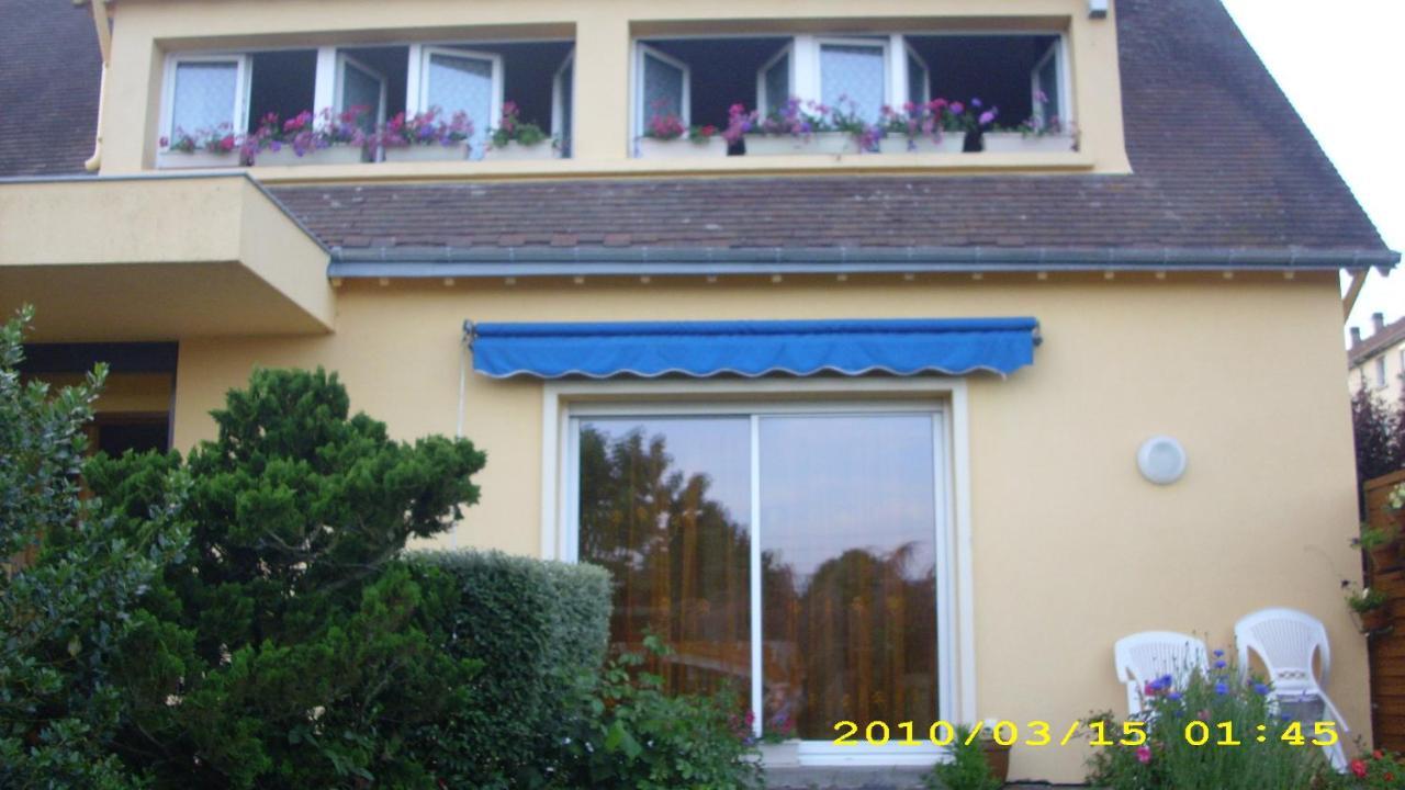 Les Trois Chambres De Lyly Situees A Brou 外观 照片